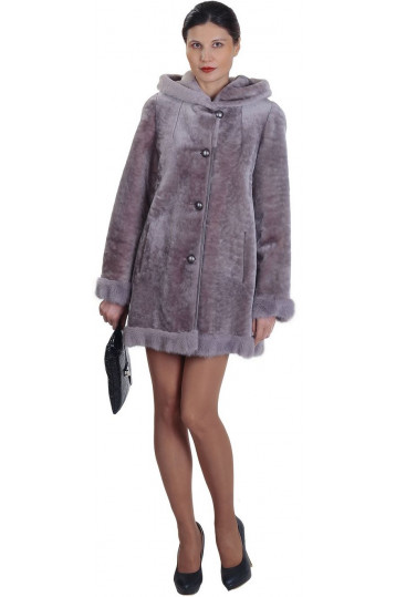 Мутоновая шуба цвета бежевой сирени с отделкой из норки